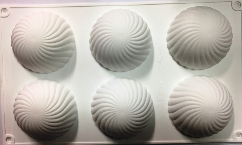 Image of Mousse szilikon forma - Félgömb bordázott (parfüme)