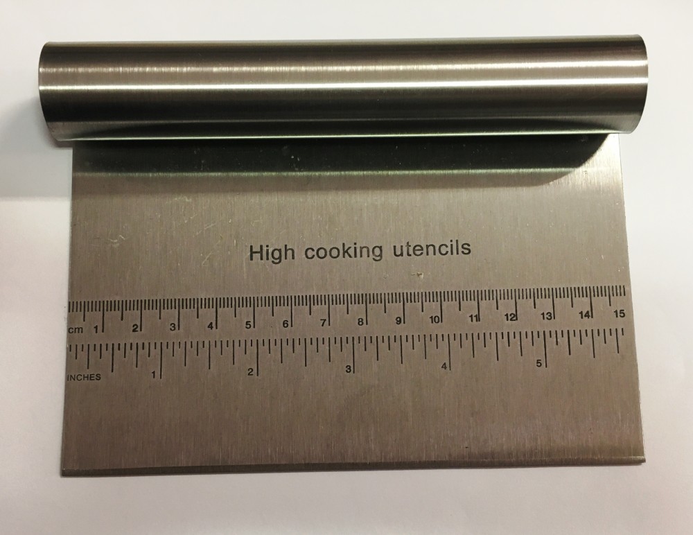 Image of Tésztavágó fém 15cm